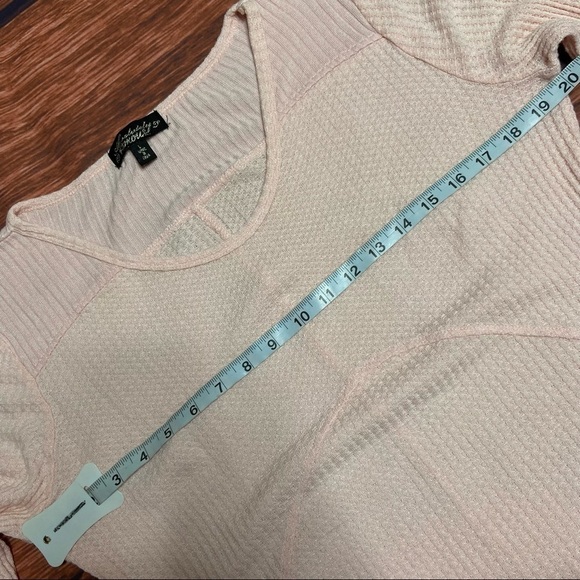 ABSOLUTELY Famous Waffle Knit Top Peach Large - Picture 5 of 8